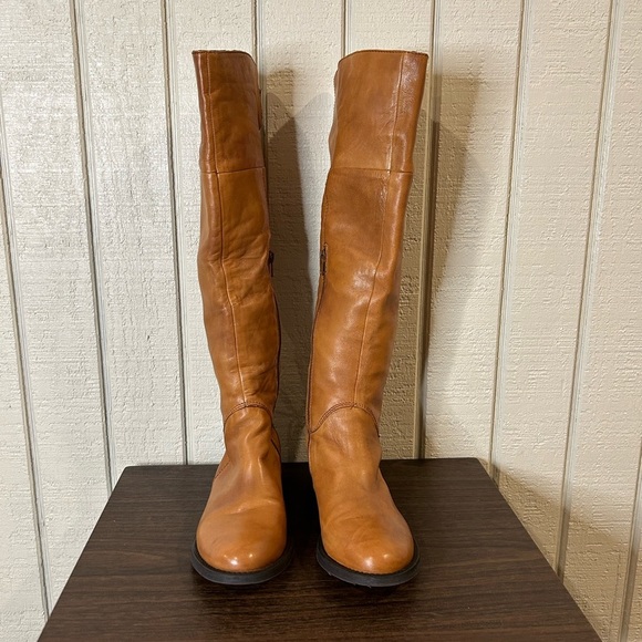 Steve Madden Nerves Leather Boots, size 8.5. - Picture 3 of 9